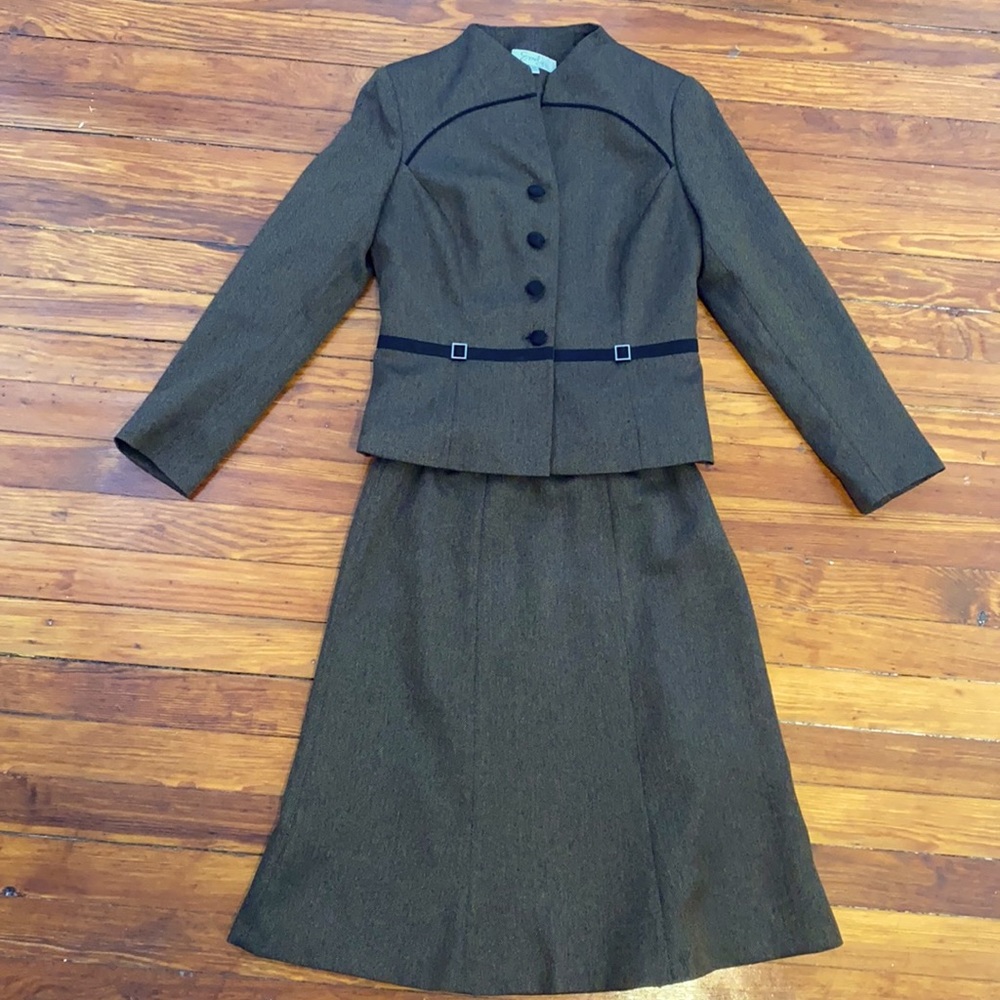 Emily skirt suit 6P